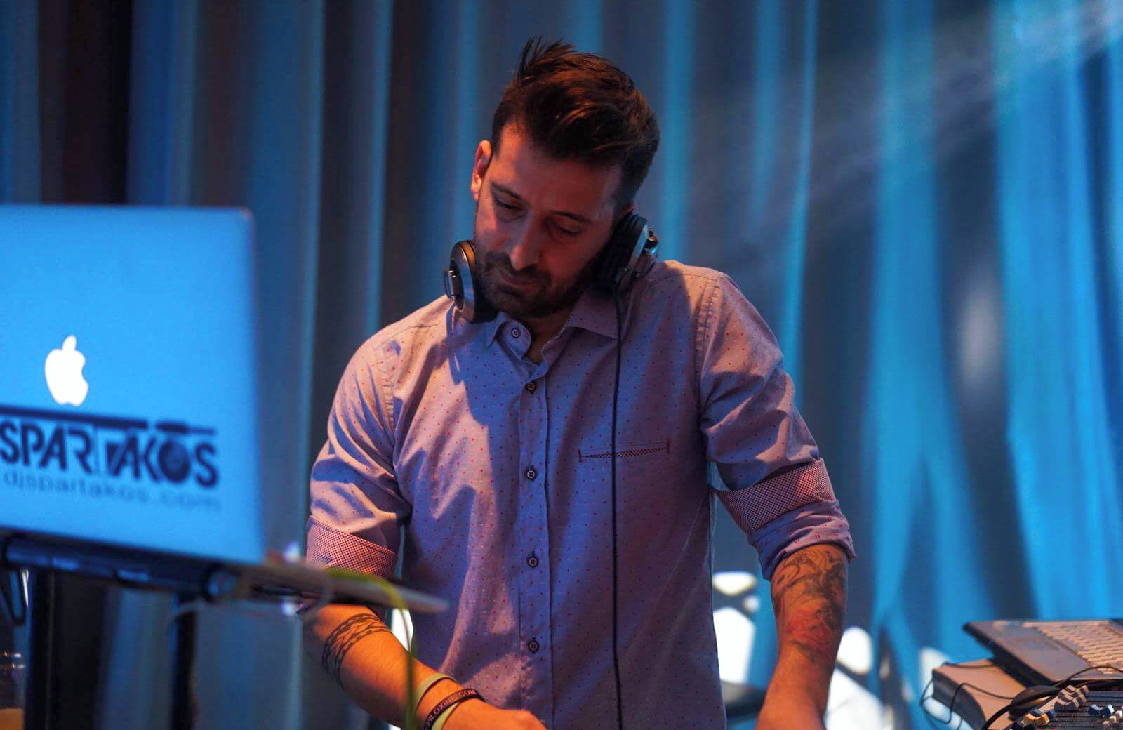 //www.jet2holidays.com/-/media/assets/product images - custom overview groups/cfu/get in the groove/cfu_88080_cabo_corfu_0125_08_689x448.jpg